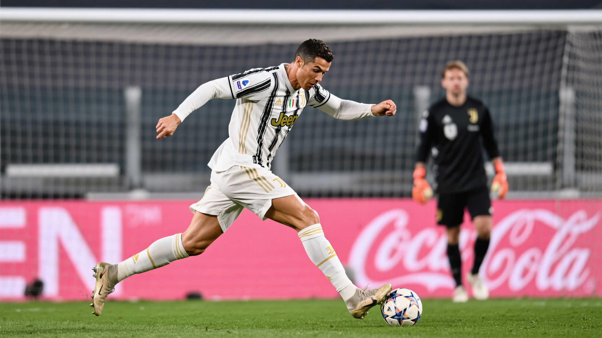 纳格尔斯曼:C罗依然具备威胁,维蒂尼亚闪耀欧冠赛场 纳格尔斯曼:C罗依然具备威胁,维蒂尼亚闪耀欧冠赛场